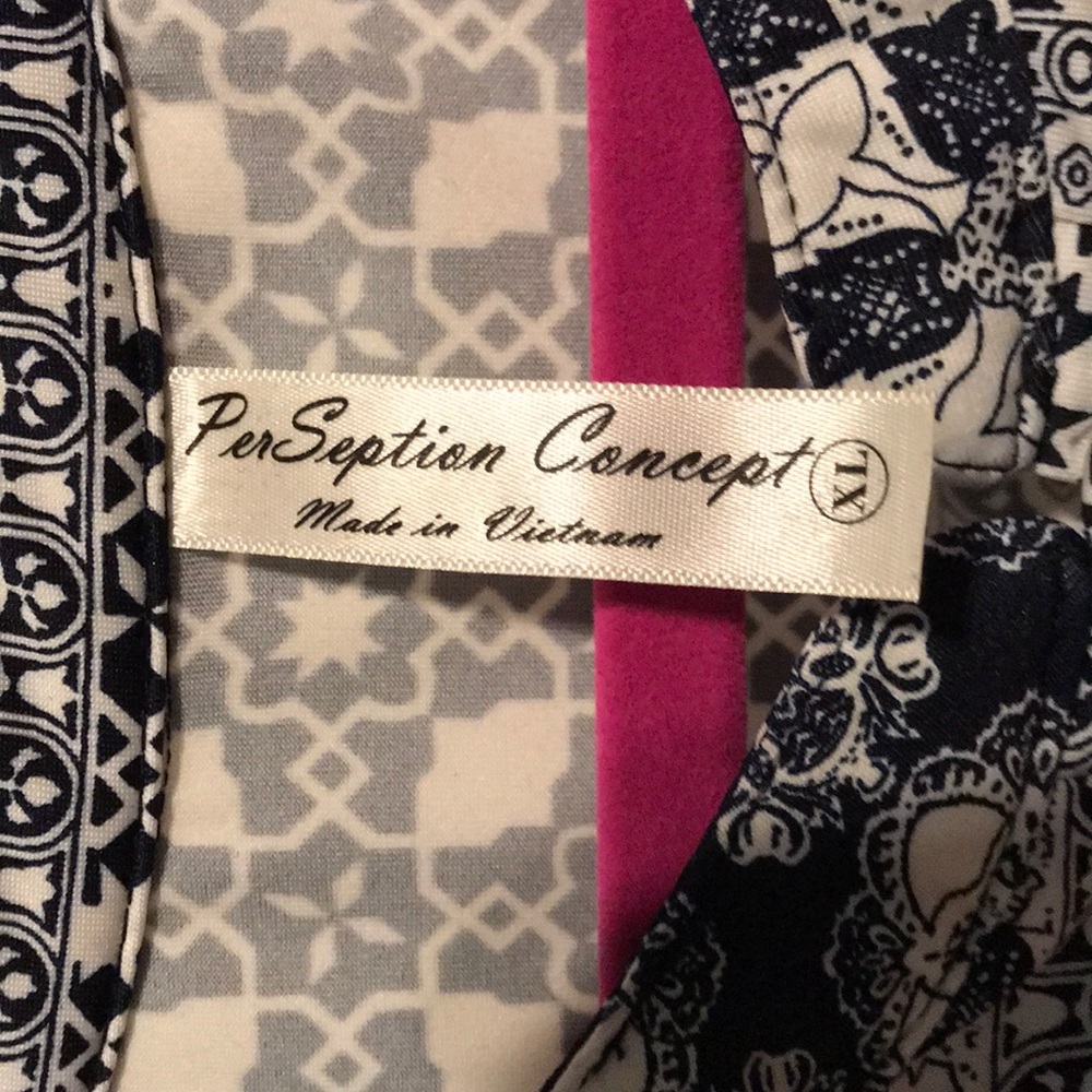 Lightweight Sleeveless shirt - Picture 3 of 6